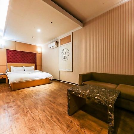 Coco Hotel Cheongju Esterno foto