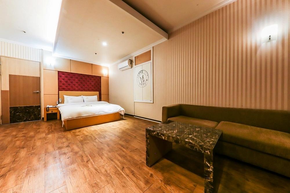 Coco Hotel Cheongju Esterno foto